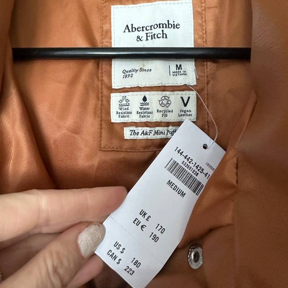 The A&F Mini Puffer - Picture 5 of 5